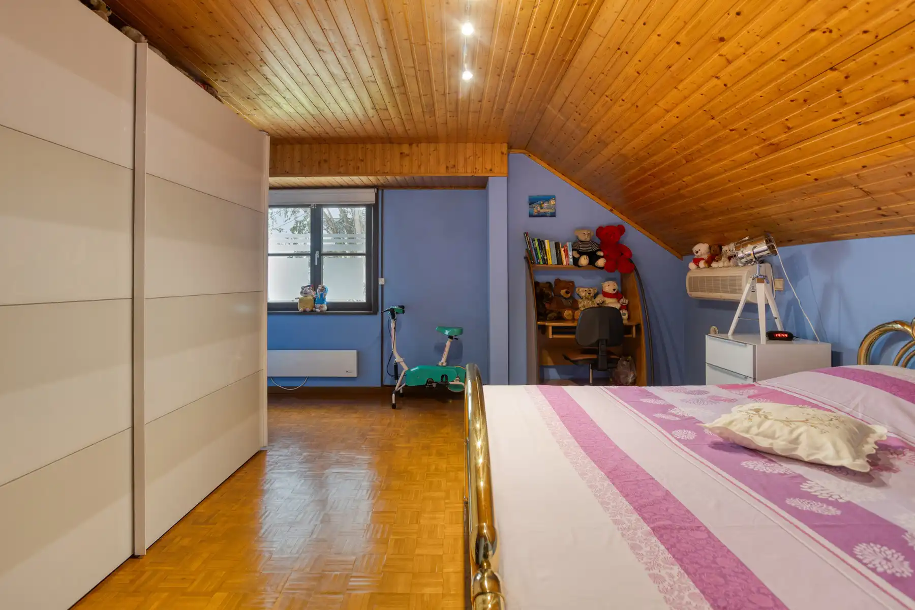 Halfopen met grote slaapkamers en zuidgerichte tuin foto 15