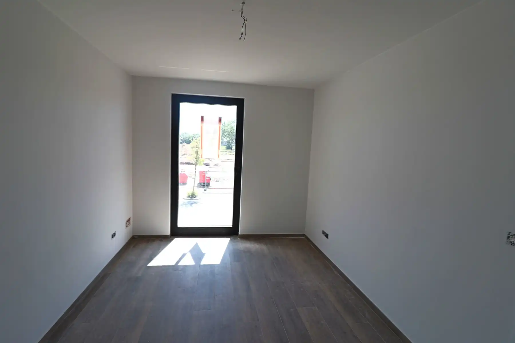 Energiezuinige nieuwbouwwoning met 4 slaapkamers, tuin en carport. foto 9