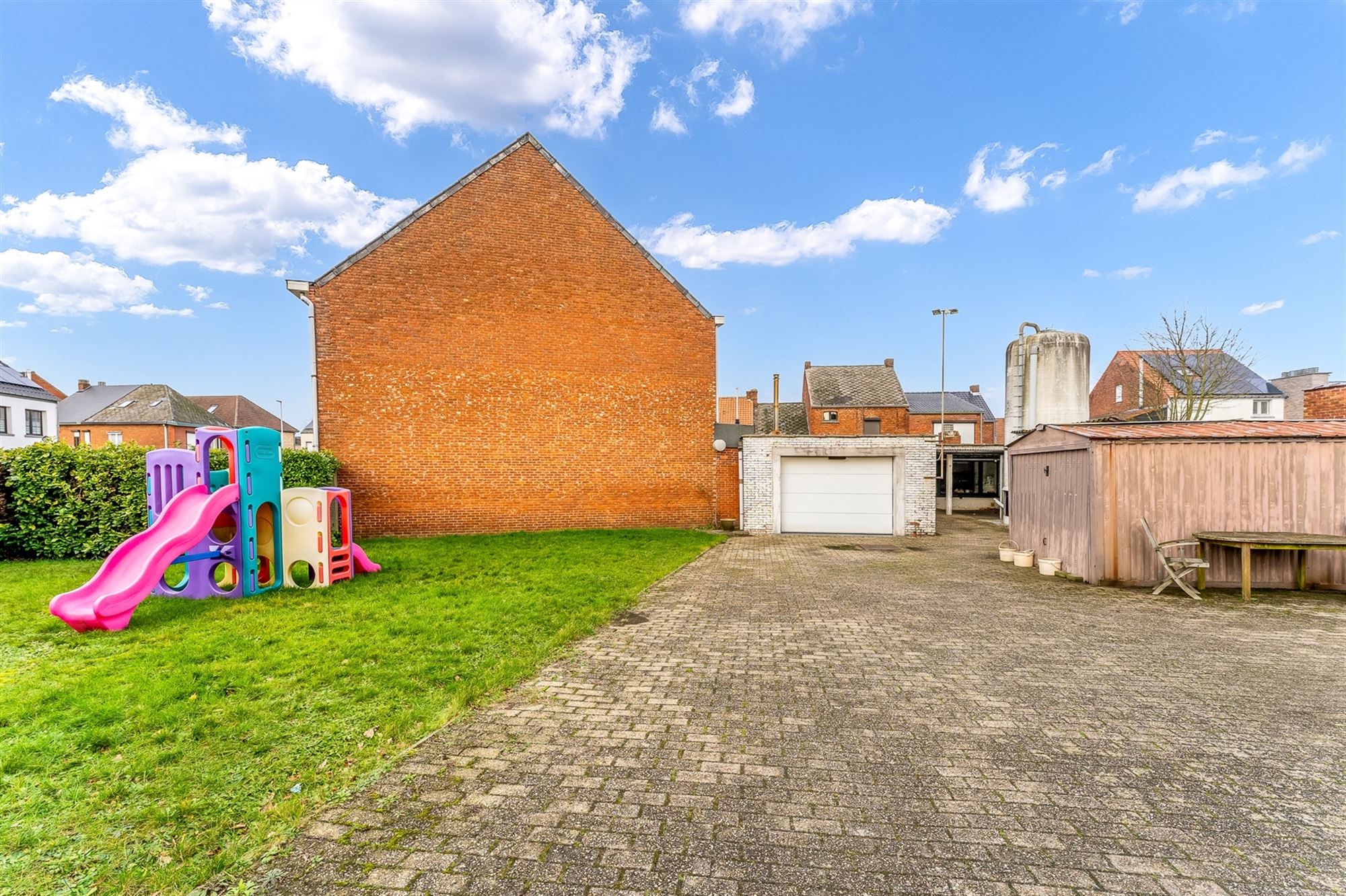 PROJECTGROND VAN 2 WONINGEN EN 3 APPARTEMENTEN foto 3