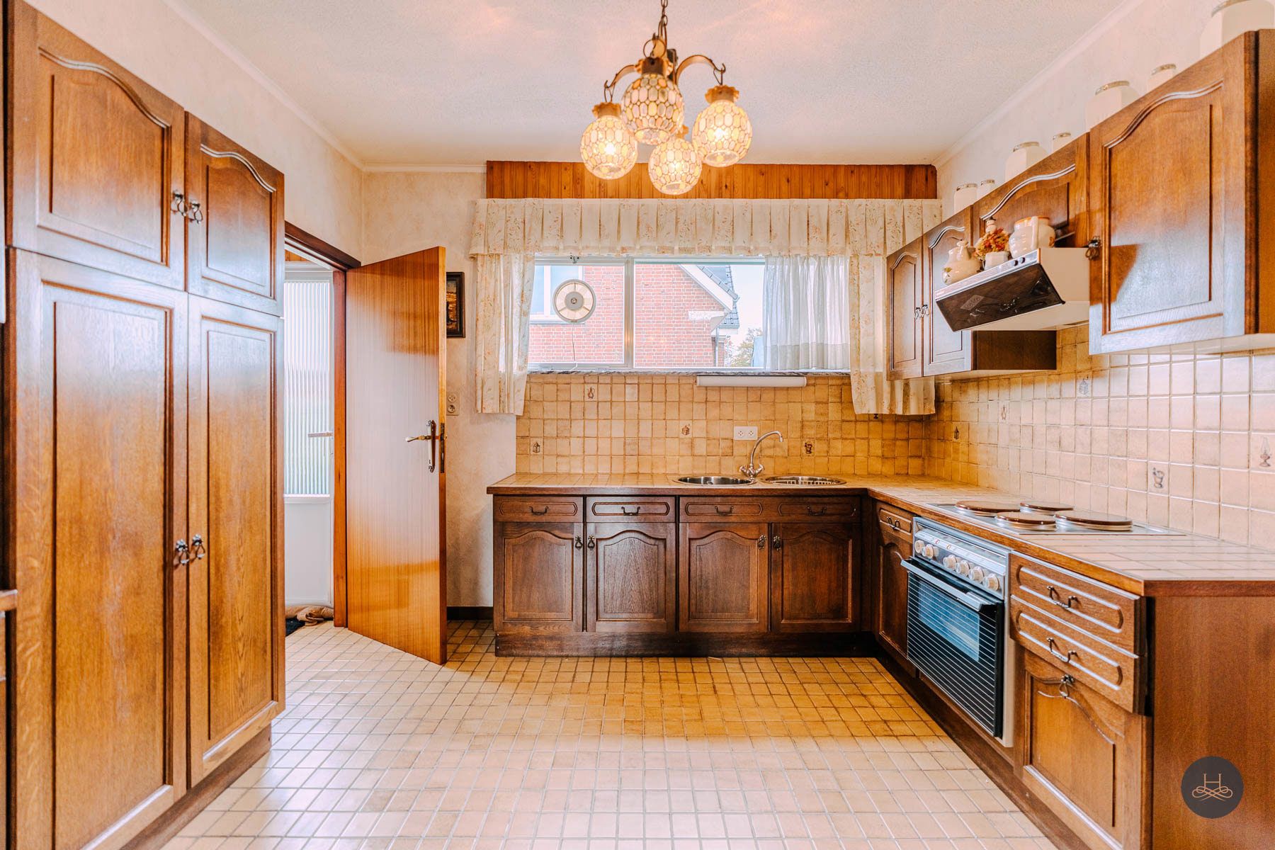 Rustig gelegen woning met kelderverdieping, garage en tuin foto 14