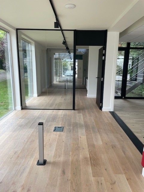 HIPPE KANTOREN-POLYVALENT GEBOUW NABIJ OPRIT E40 foto 10