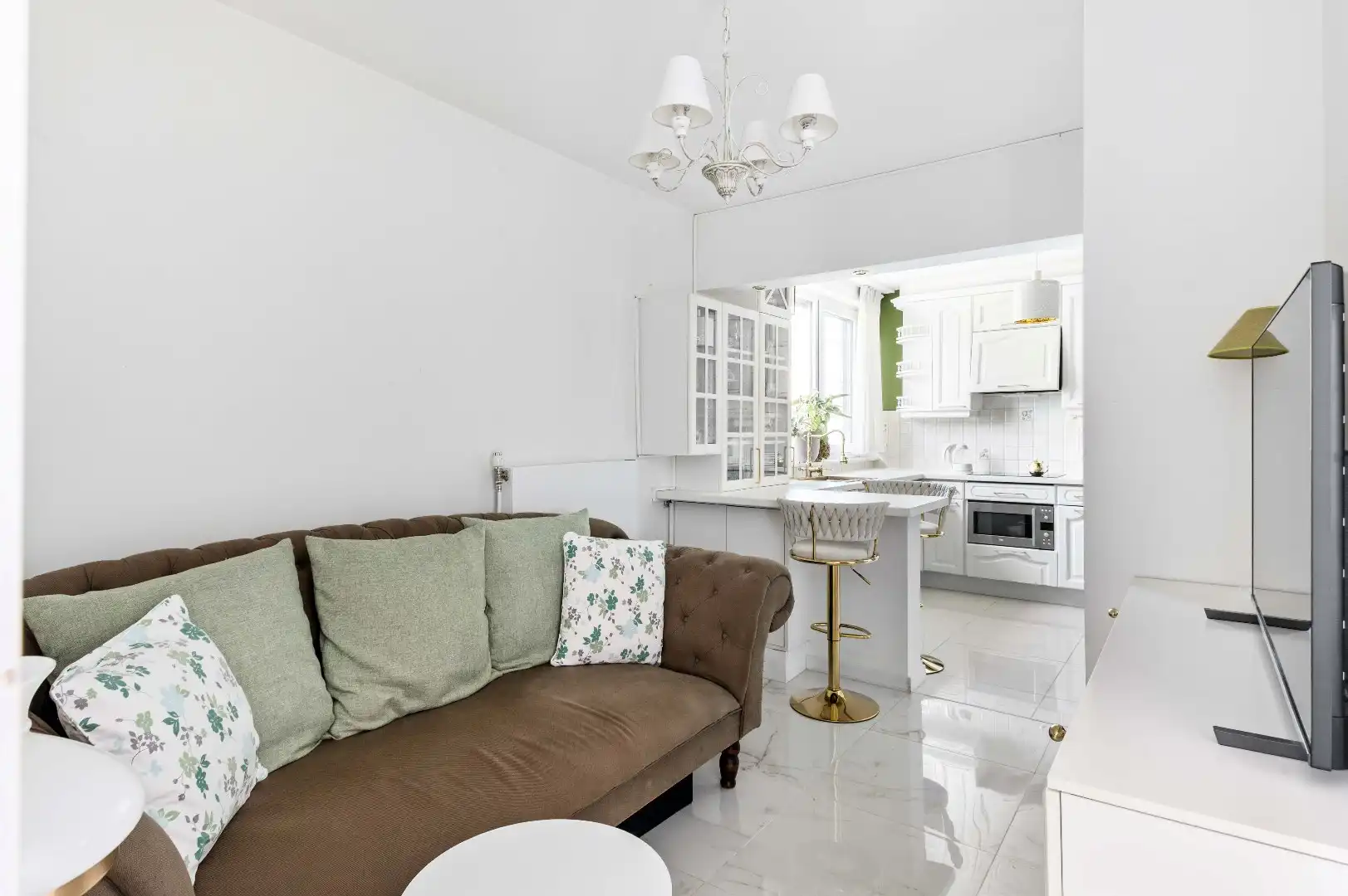 Volledig gerenoveerd appartement met flexibele indeling in Deurne! foto 2
