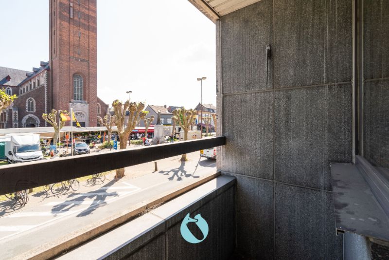 Gelegen aan de levendige Grote Markt van Zelzate foto 7
