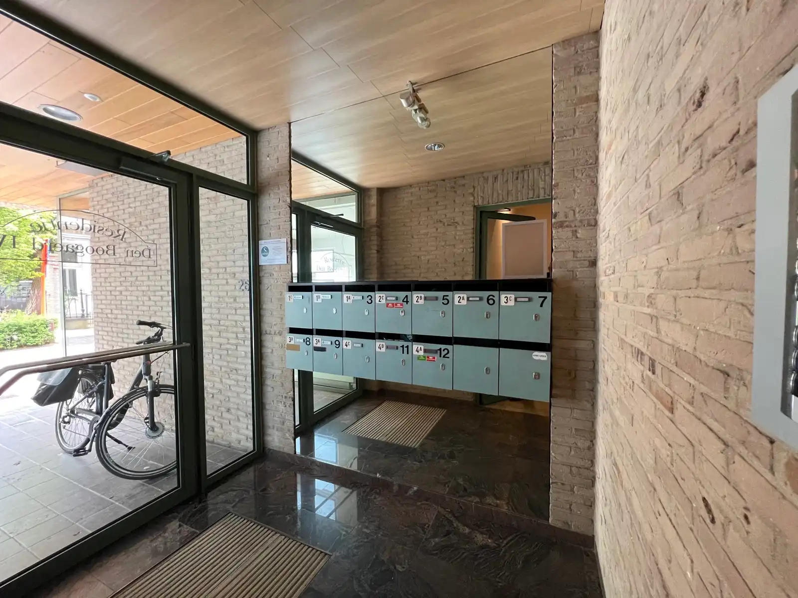 Leuk appartement met 1 slaapkamer en staanplaats foto 15