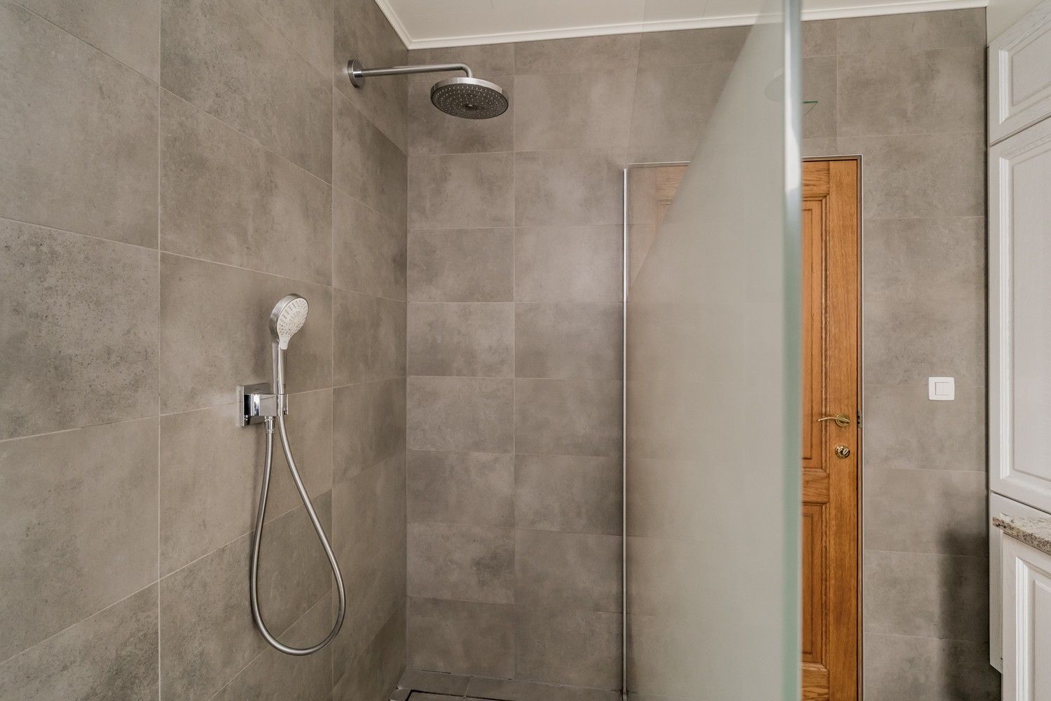 Lichtrijke halfopen bebouwing in aangename woonwijk foto 15