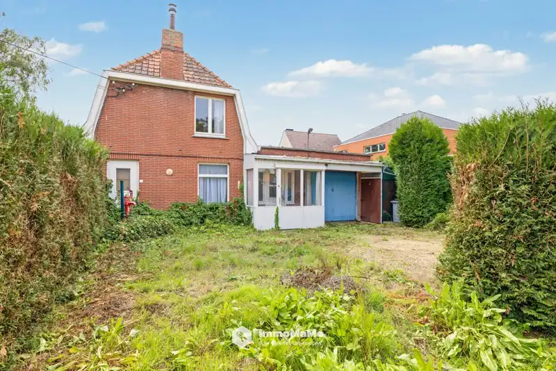 TOTAALRENOVATIE MET VEEL POTENTIEEL TE KOOP IN LOCHRISTI foto 3