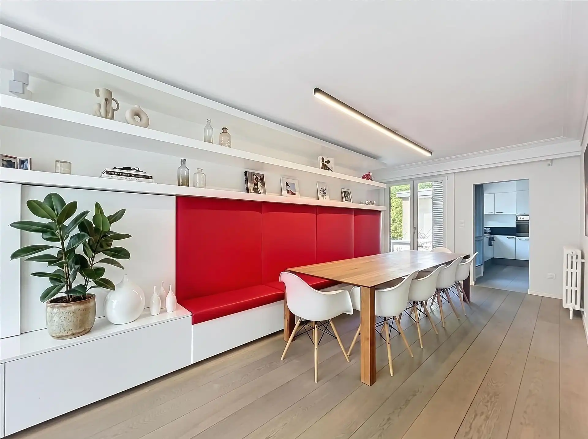 Instapklare ruime woning met 3 slaapkamers met handelsruimte.   foto 5