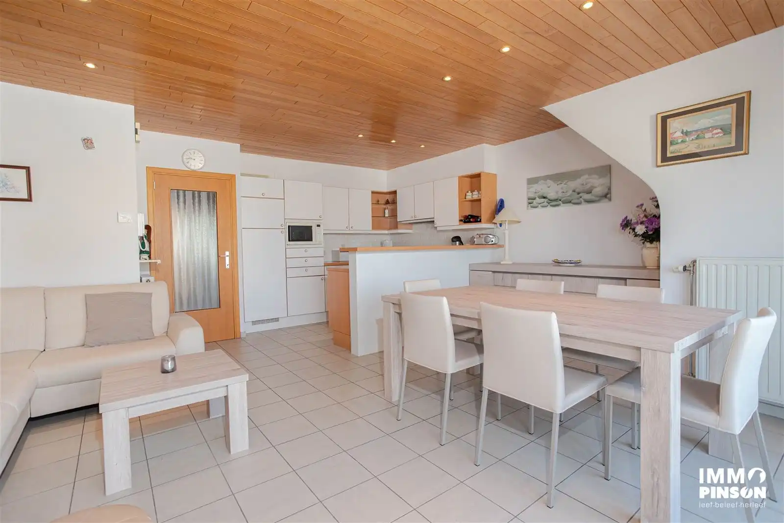 Ruim duplex appartement met berging en garage foto 3