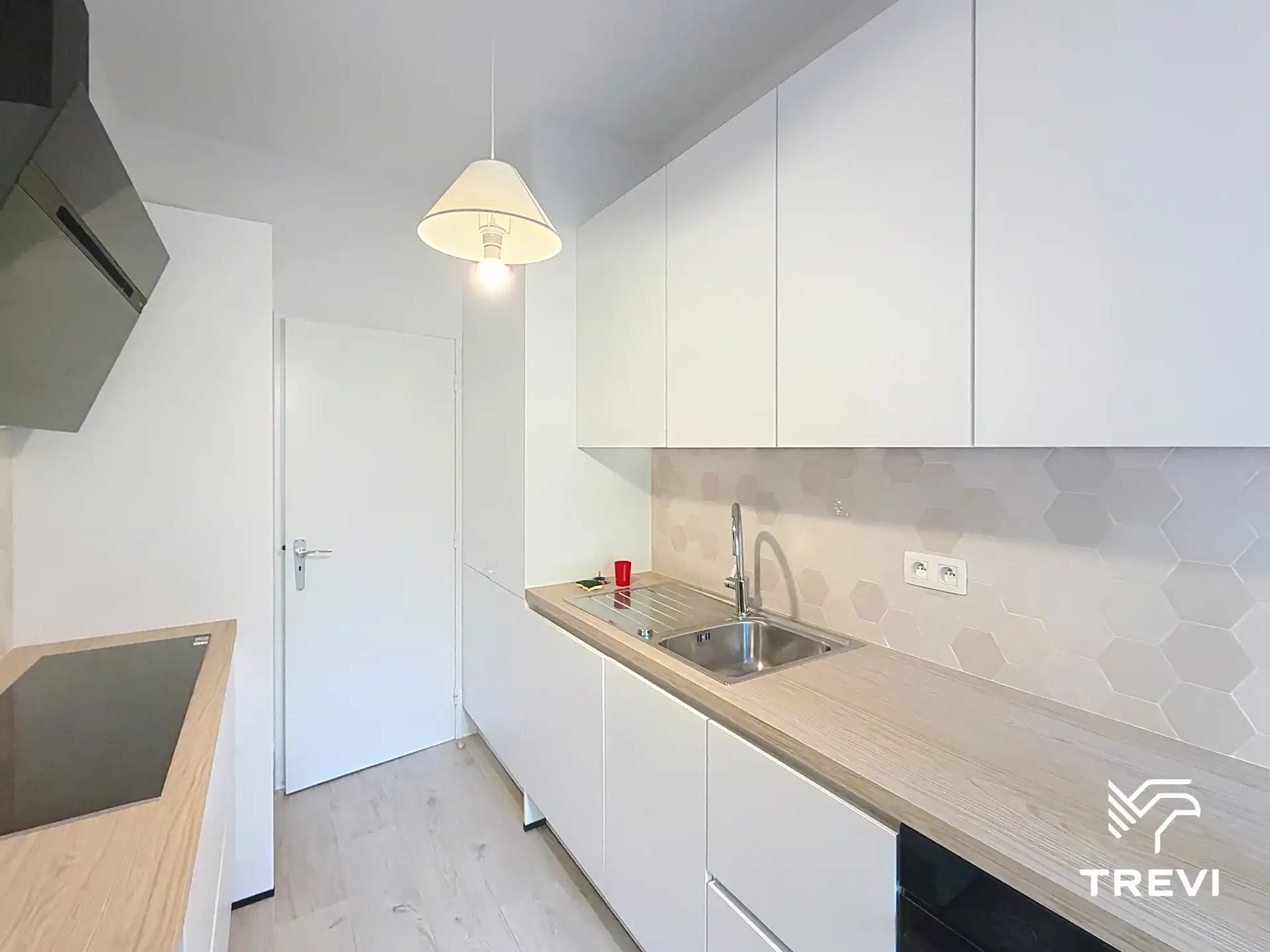 WATERMAAL-BOSVOORDE – Schitterend opgefrist 1-slpk + terras! foto 4