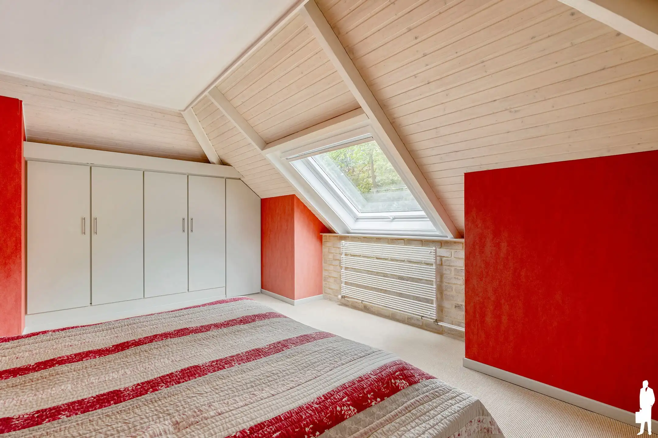 Ruime gezinswoning met 4 slaapkamers, 2 badkamers en zonnige tuin  foto 21