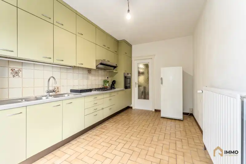 Te huur instapklare gezinswoning met 3 slpks, 2 badk, bureel, garage en tuin foto 9