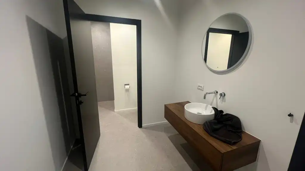 Recent magazijn te huur langs E40 in Erembodegem foto 11