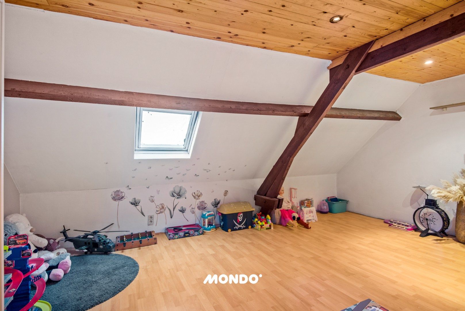 Instapklare woning met 4 slaapkamers en ruime tuin in hartje Niel! foto 15