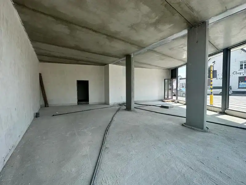 Commercieel handelspand te huur op toplocatie aan station Ingelmunster foto 4