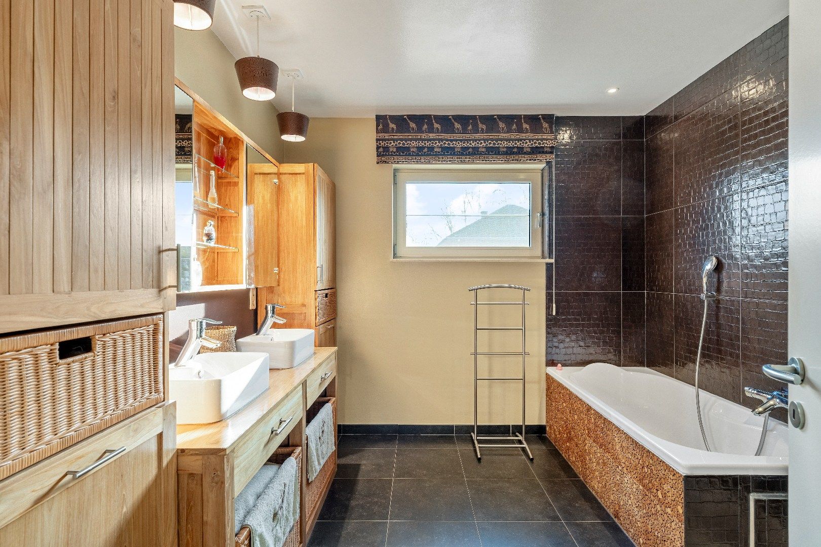 Statige en veelzijdige woning met karakter, energiezuinig comfort én prachtige tuin, op toplocatie. foto 27