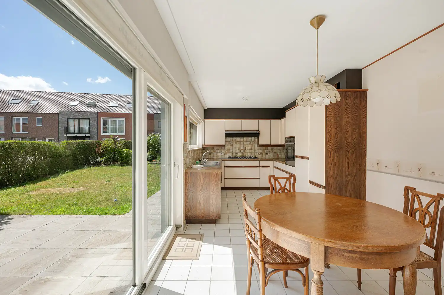 Hoekwoning met garage en zonnige tuin in het centrum van Heist foto 4