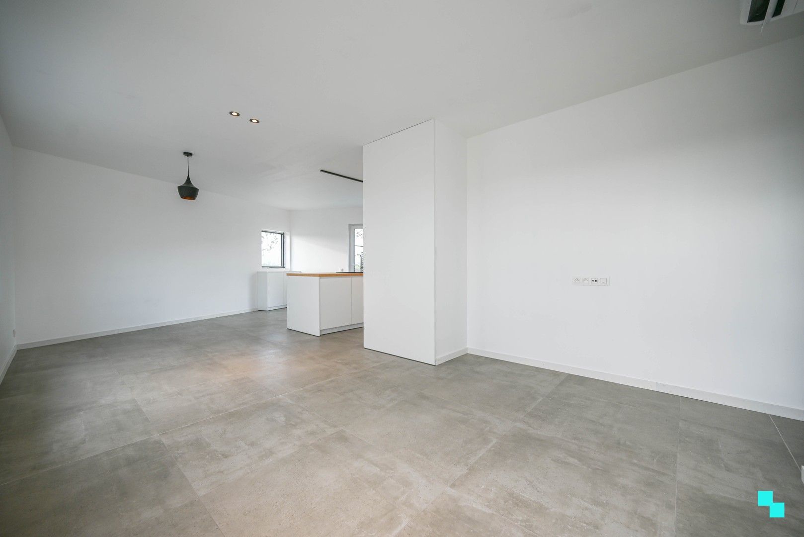 Volledig gerenoveerde woning met zicht op de velden foto 6