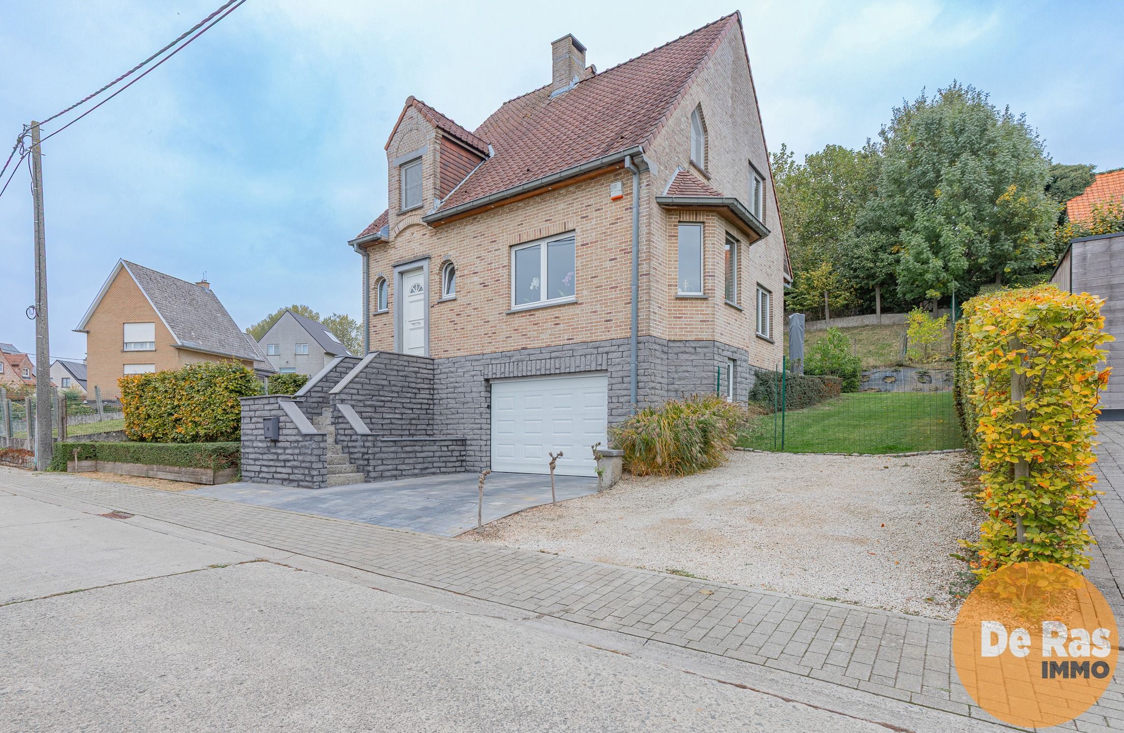 Hoofdfoto van de publicatie: HERZELE- Degelijke open bebouwing met verrassend veel ruimte