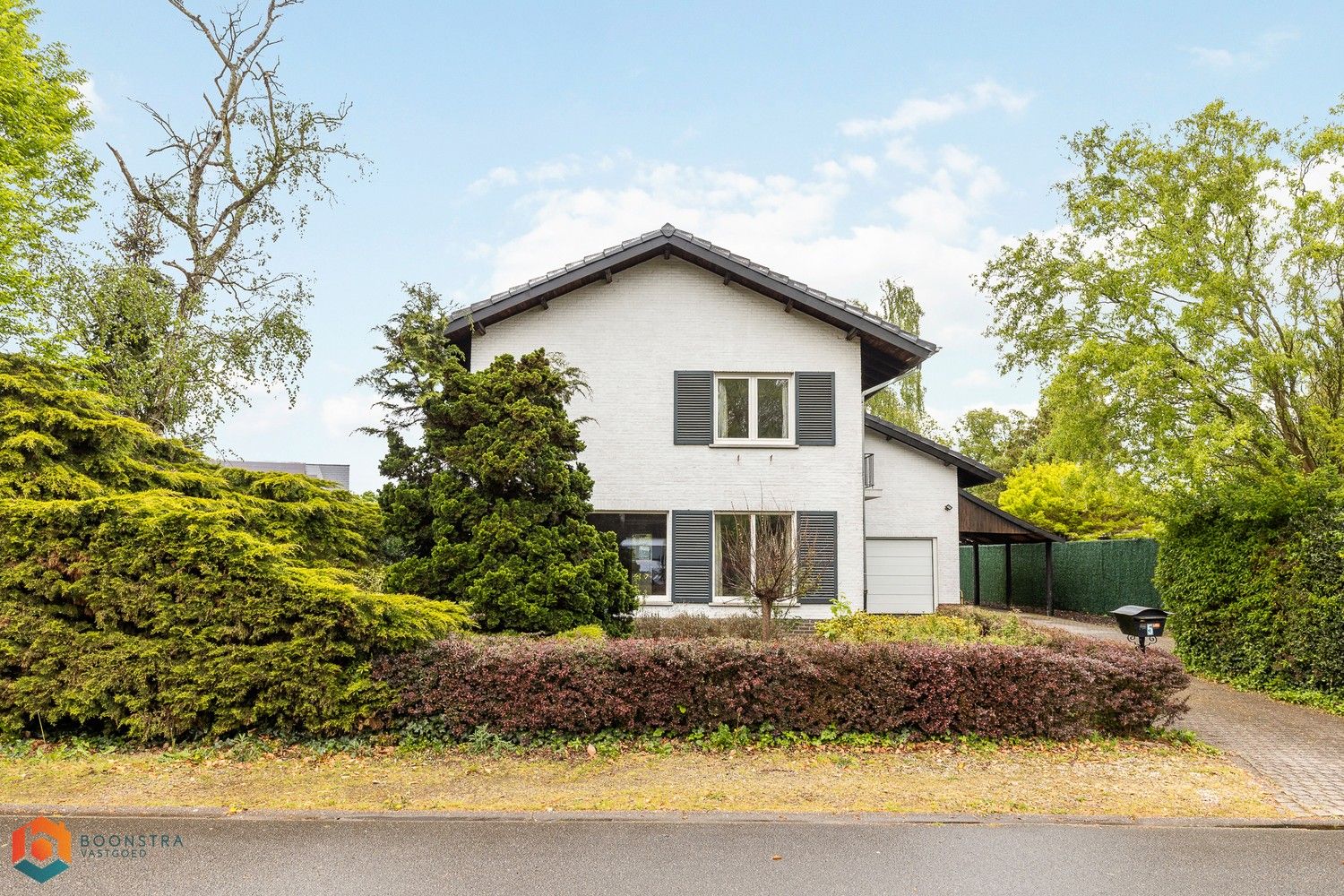 Hoofdfoto van de publicatie: Op te frissen woning met 3 slpkrs te Muizen