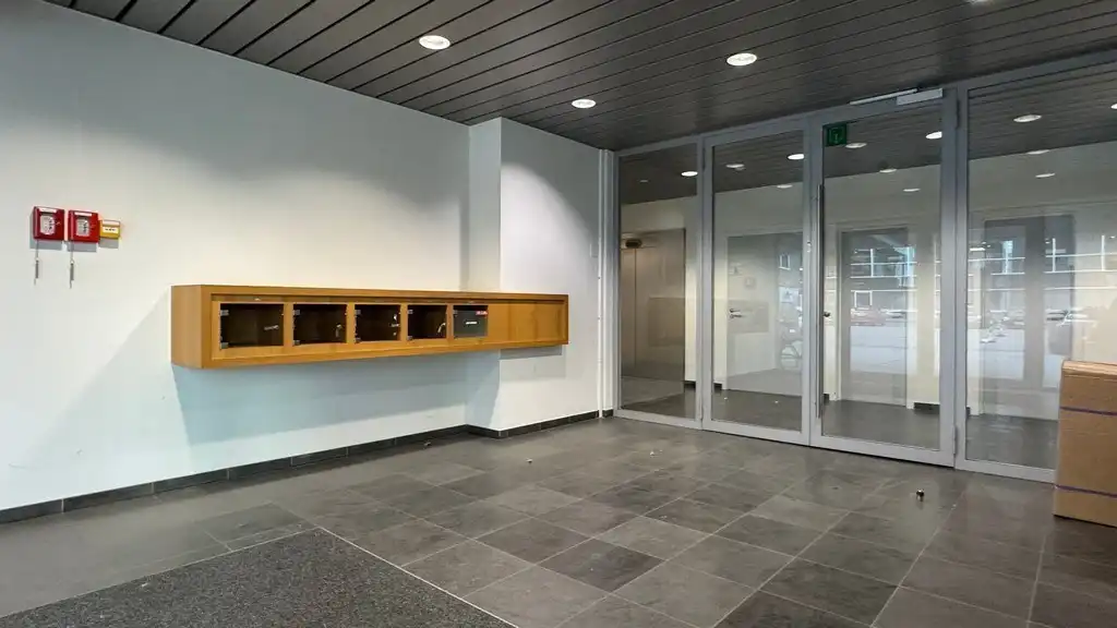Standalone kantoorgebouw te huur langs R4 in Merelbeke-Melle foto 3