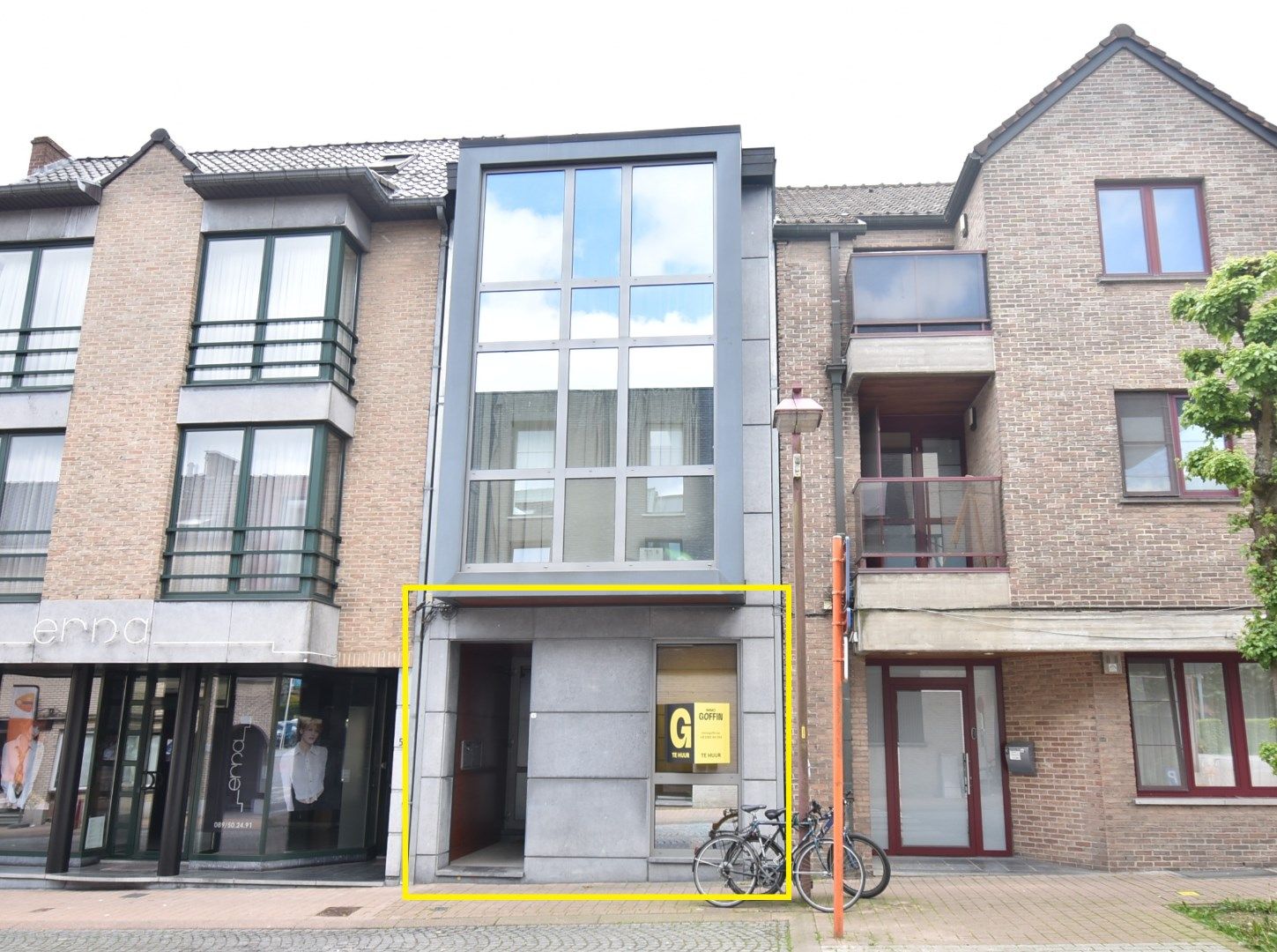  Géén bijkomende alg.onkosten - Mooi gelijkvloers appartement te HOESELT CENTRUM foto {{pictureIndex}}