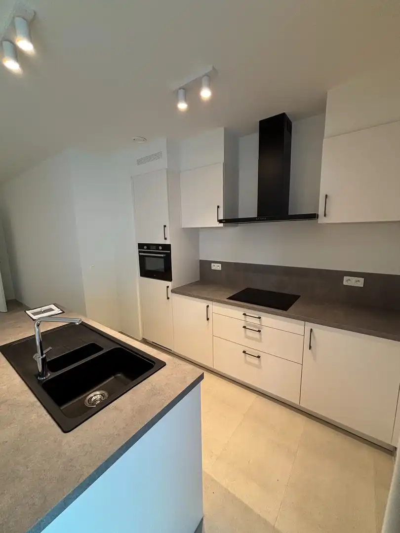 Nieuwbouw 2-slaapkamerappartement met terras foto 27