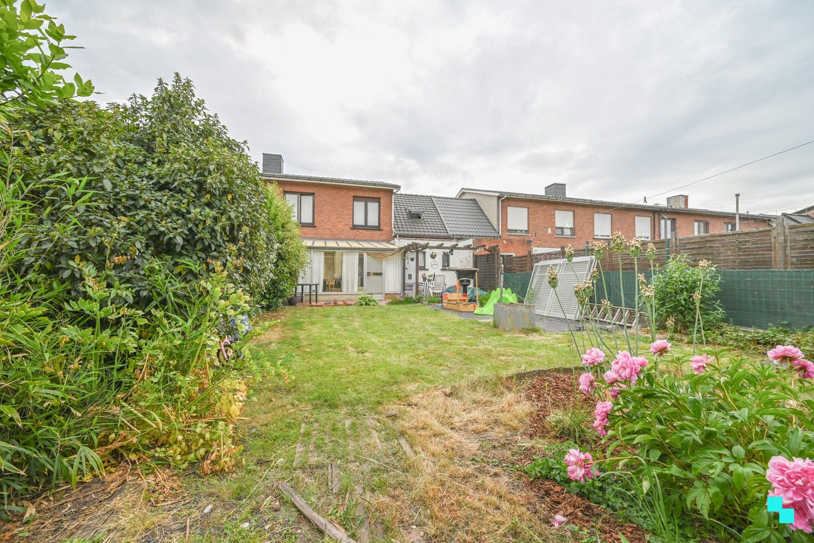 Rustig gelegen woning met vier slaapkamers foto 31