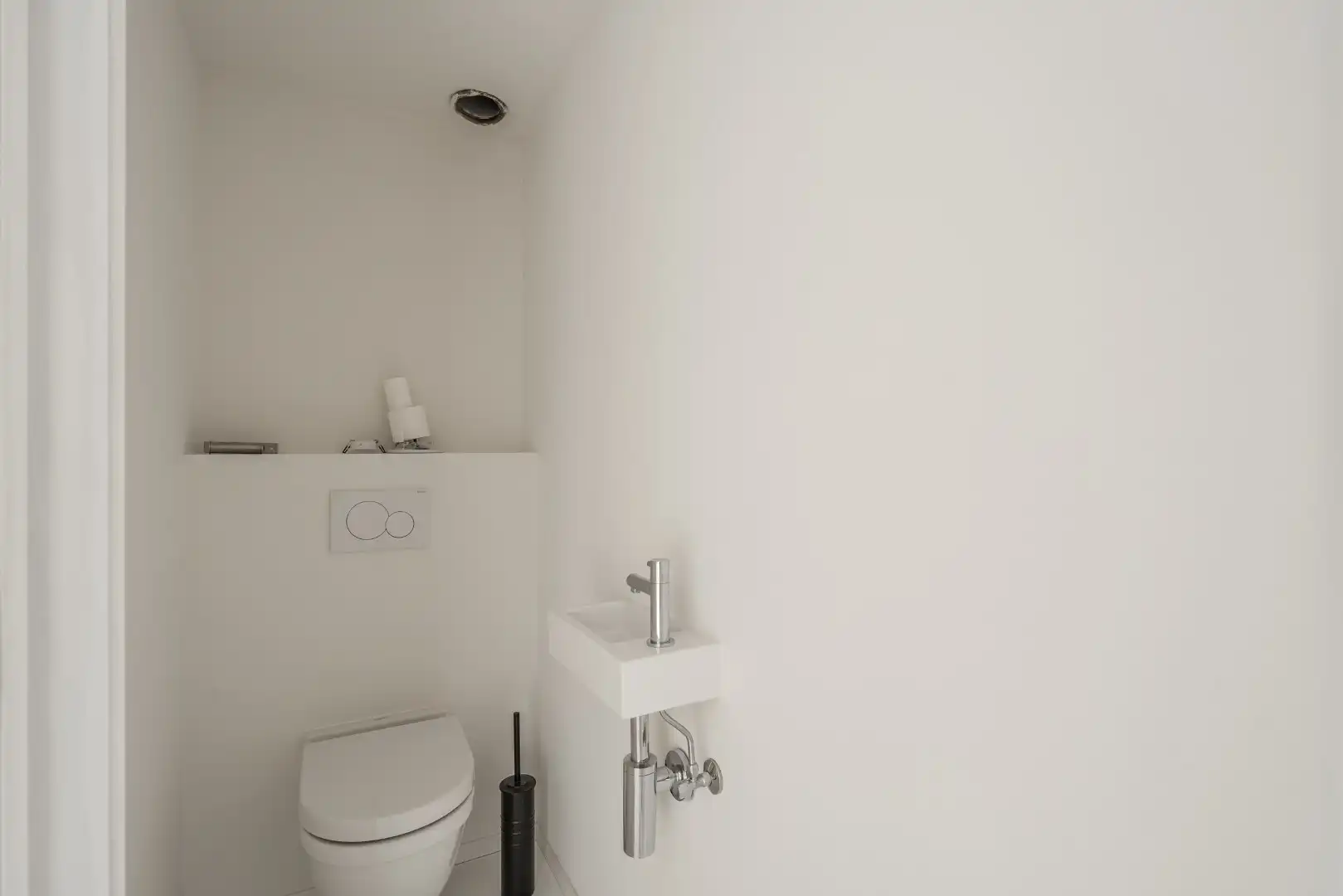 Stijlvol en instapklaar kantoor met uitstekende visibiliteit foto 19