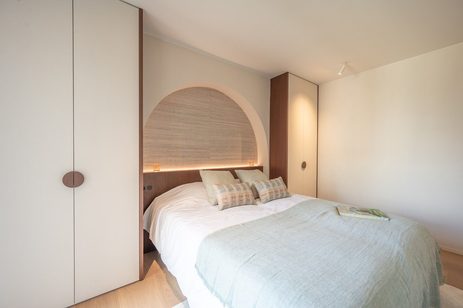 VRIJ 02-01-2026 ts 14u-17u OPENDEUR Ebbestraat 10 bus 45 – Fantastisch appartement met adembenemend zeezicht ideaal gelegen op de zeedijk in het Zoute. foto 12