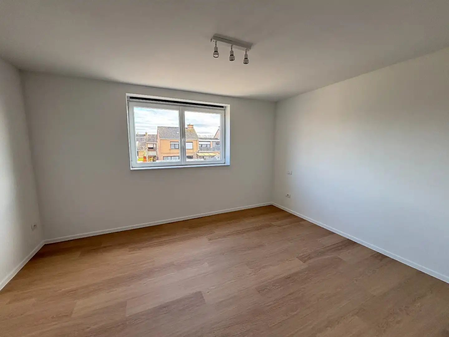 Nieuwbouwwoning met 3 slaapkamers en tuin foto 8