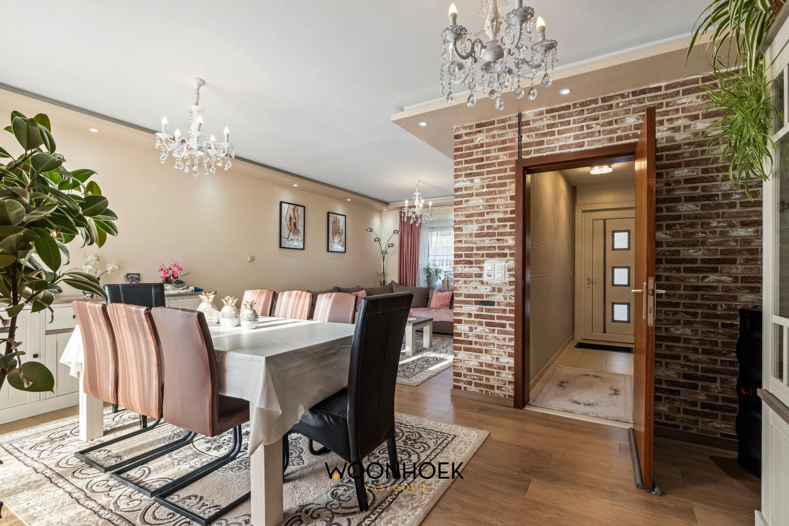 Instapklare 3-slpk halfopen bebouwing met dubbele garage  foto 4