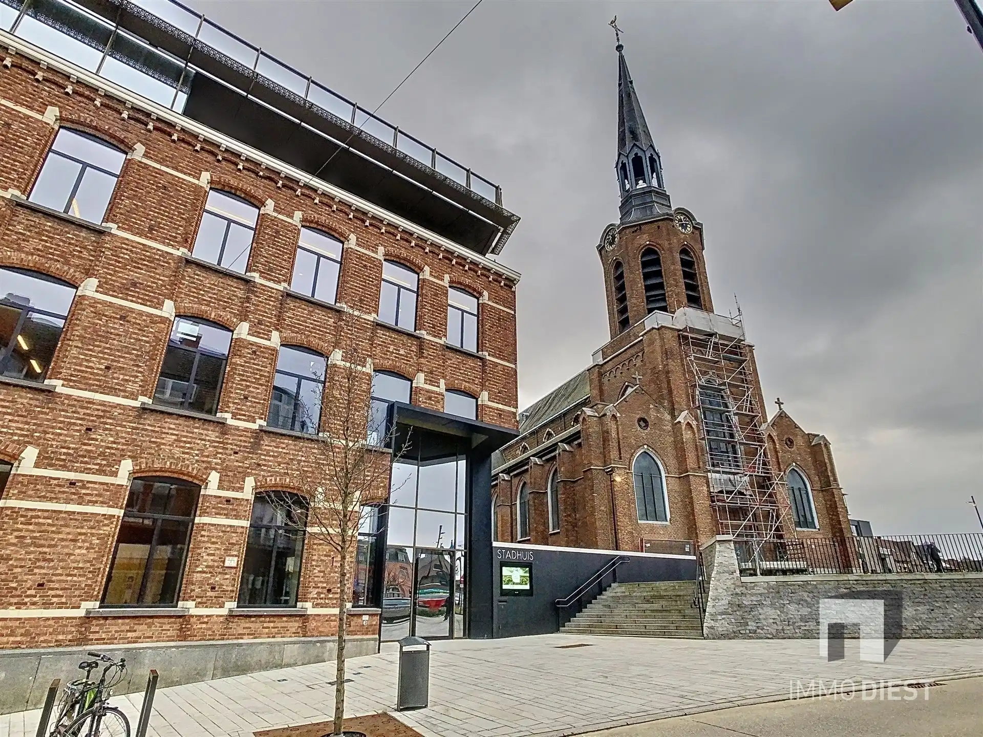 Handelsgelijkvloers met achterliggend appartement foto 24