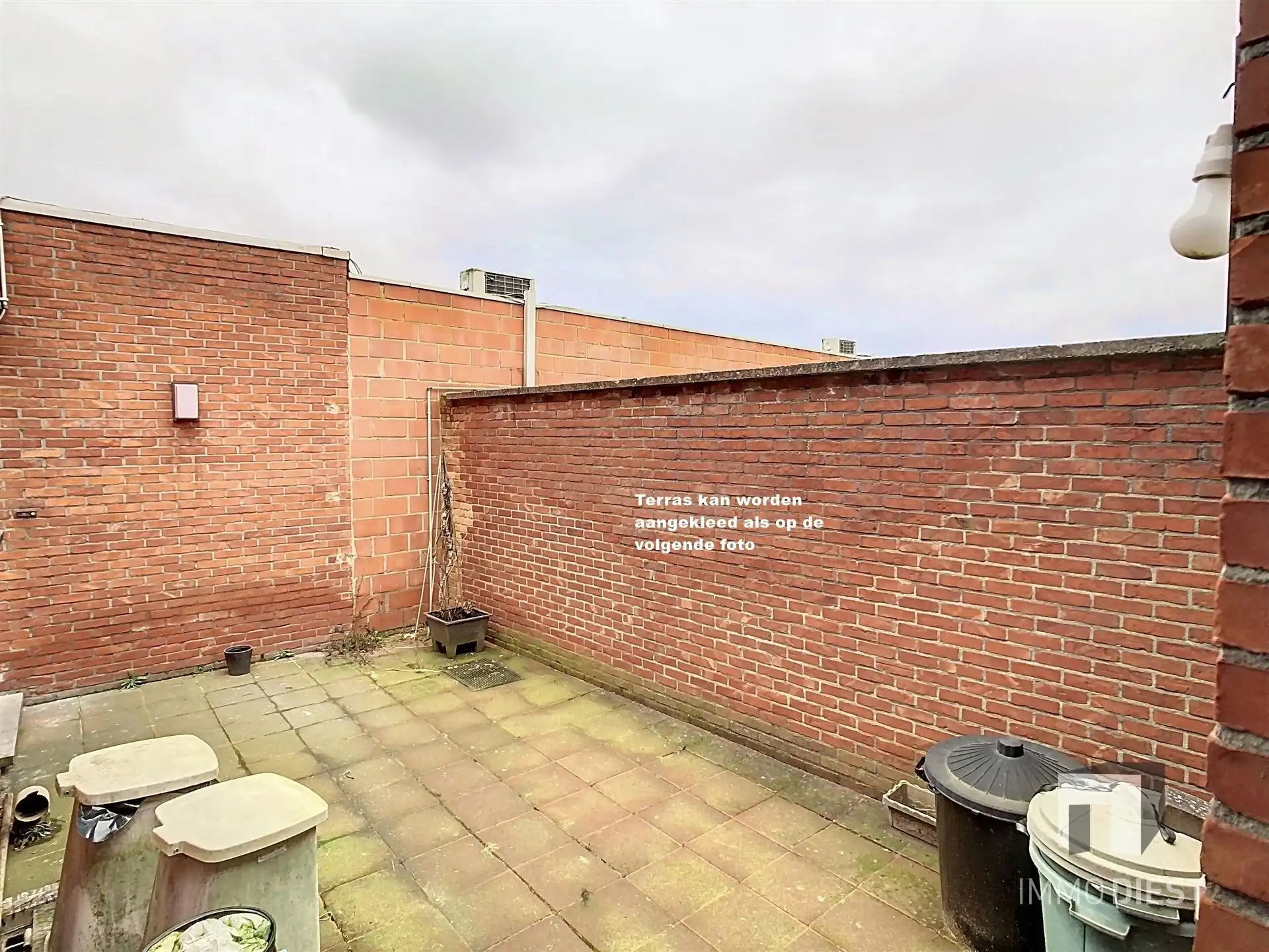 Handelsgelijkvloers met achterliggend appartement foto 24