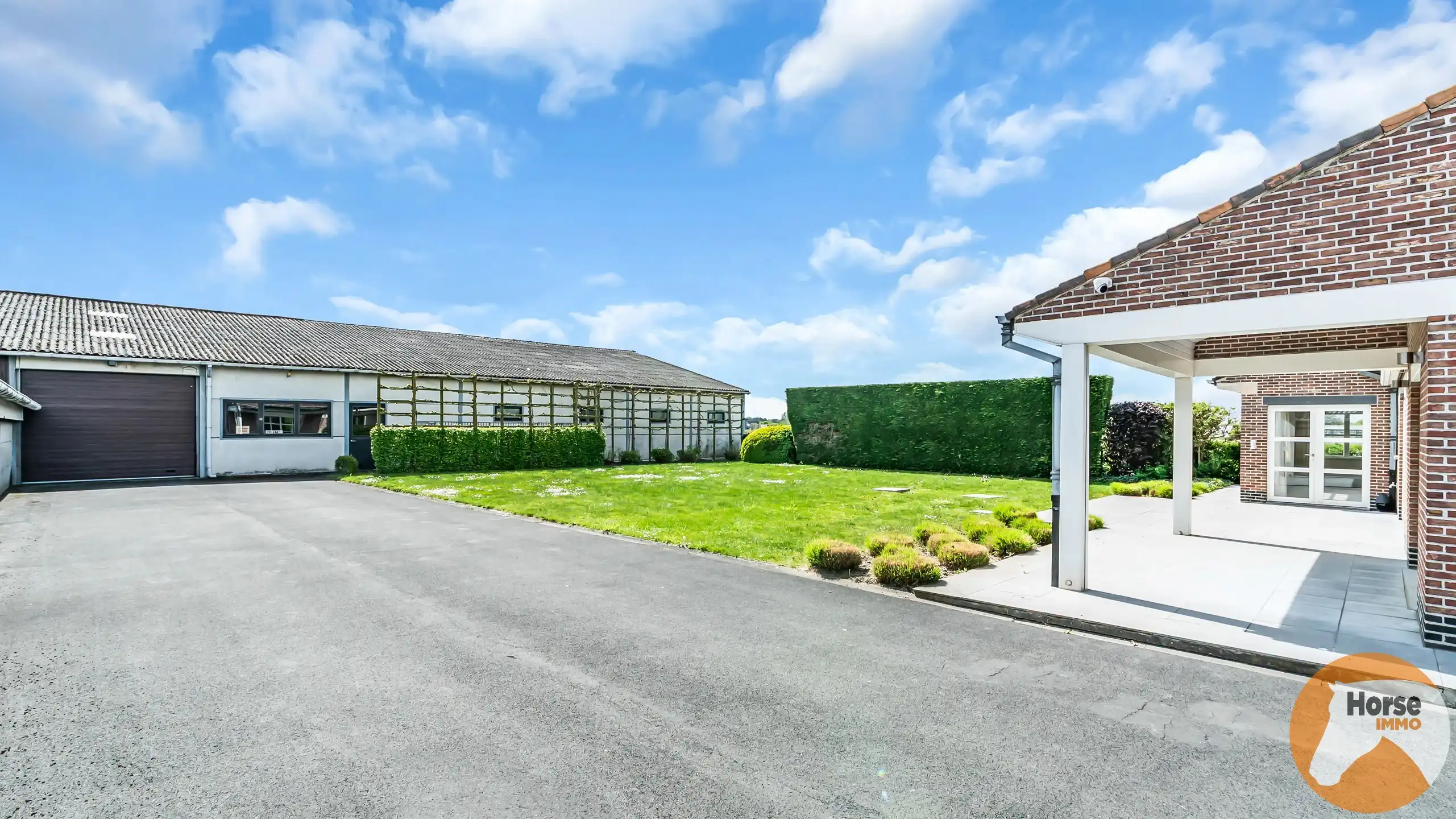 MEISE  – Landelijke woning met 3 loodsen op prachtig perceel foto 28