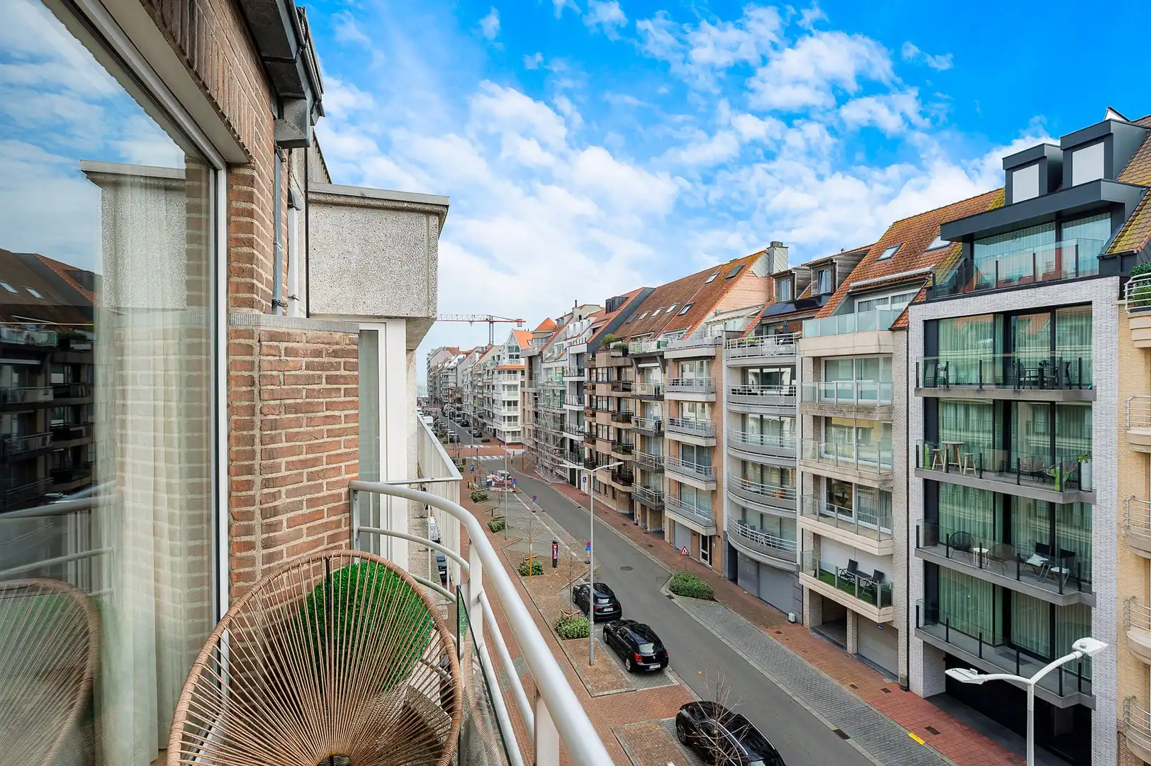 Luxueus gerenoveerd 3-slaapkamerappartement nabij zee. foto 12