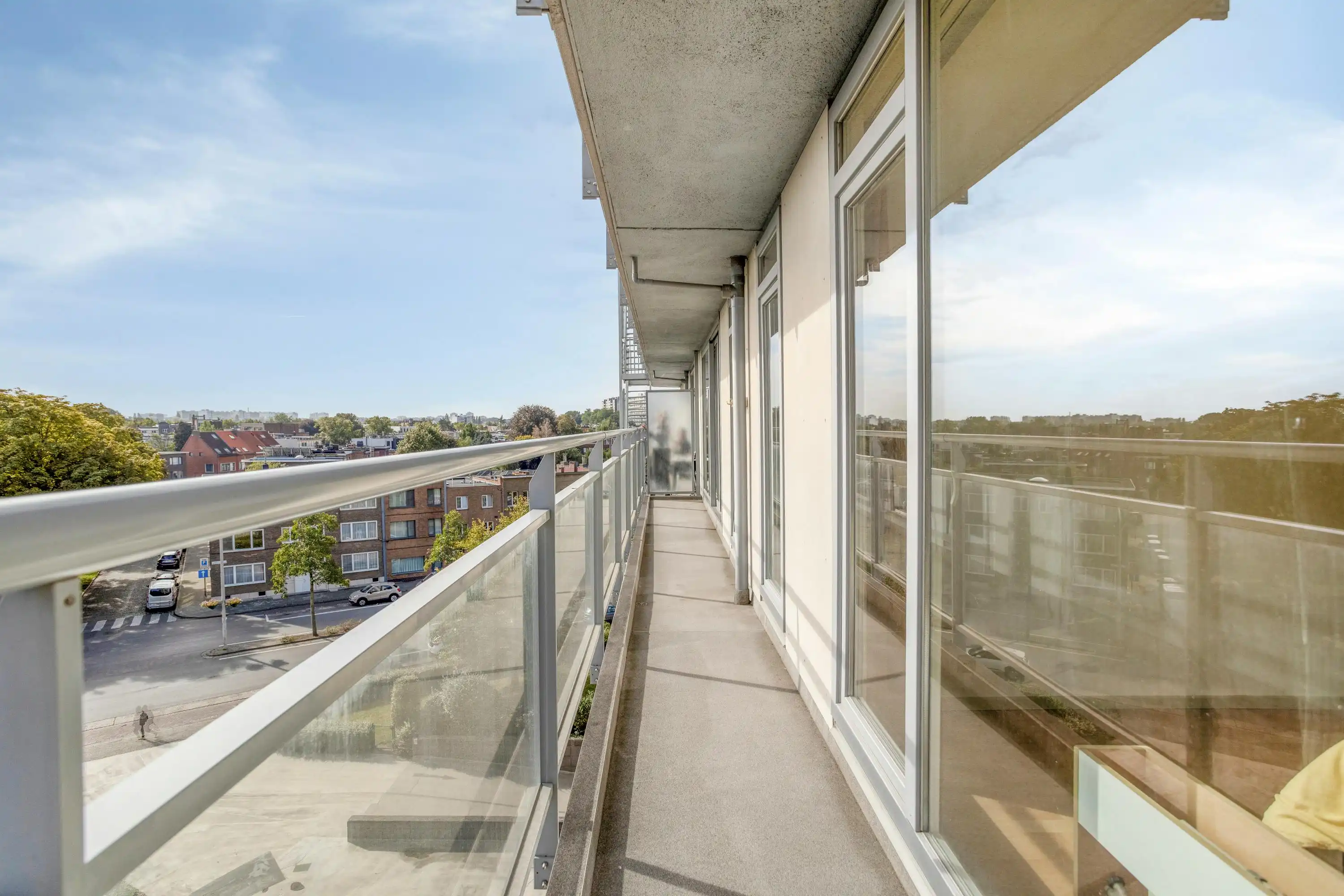Instapklaar 2-slaapkamerappartement te koop in Berchem foto 3