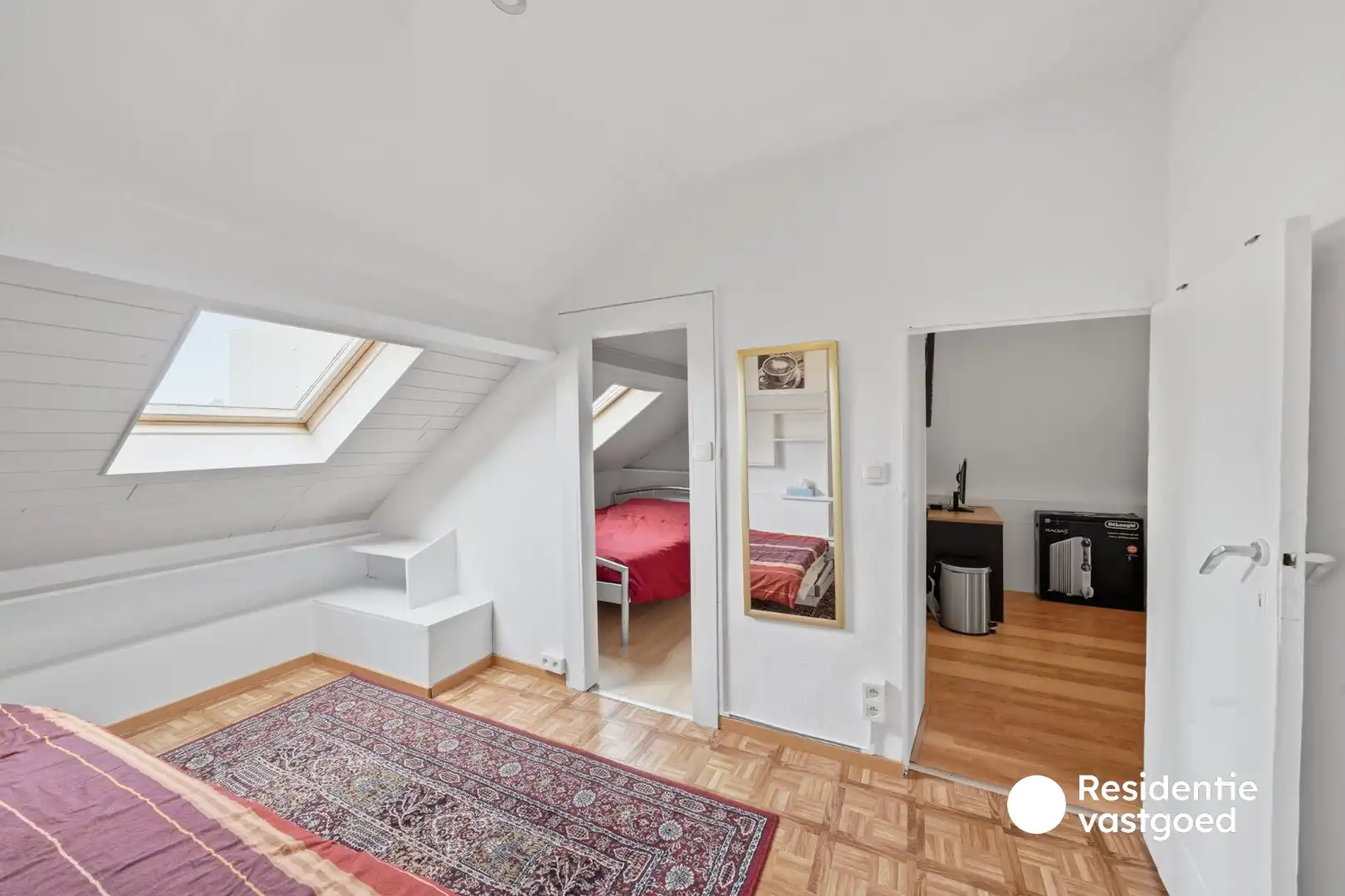Ruime gezinswoning met 4 slaapkamers en tuin in Oostende foto 18