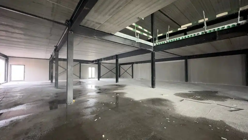 Nieuwbouw showroom met magazijn te huur langs N43 in Sint-Denijs-Westrem foto 3