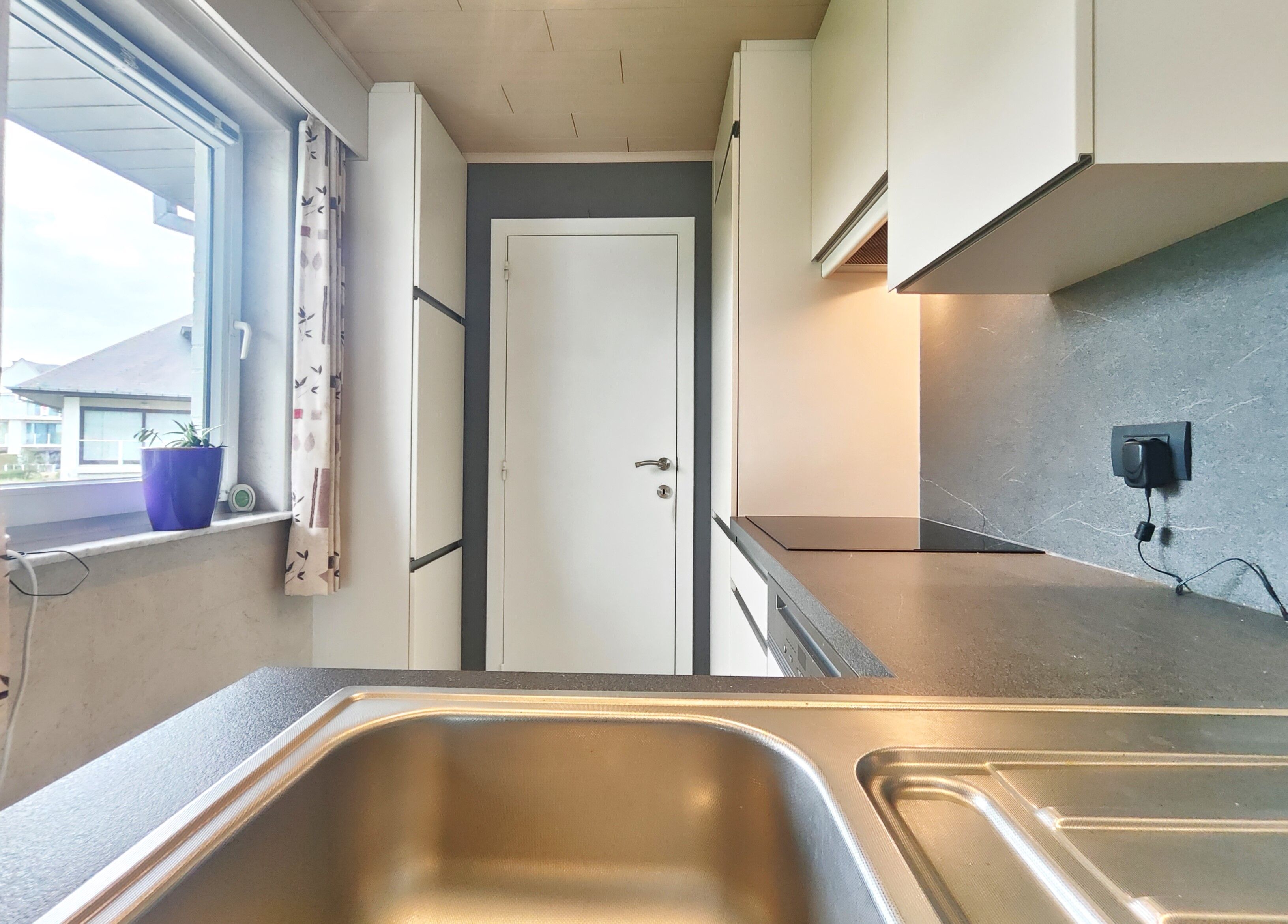HOEKAPPARTEMENT met  2-SLPKS + kelderberging te Middelkerke! GARAGE mogelijk* foto 9