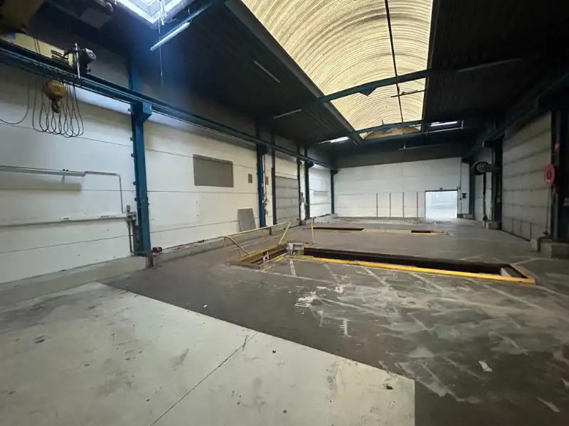 Ruime werkplaats / atelier met kantoren op topligging nabij UZ Gent foto 13