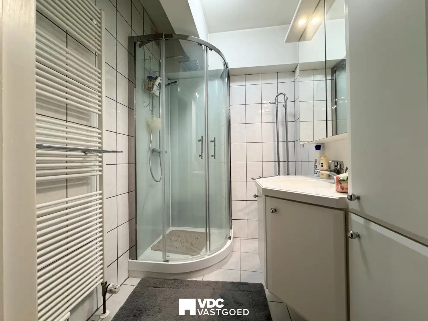 Ruim appartement (110 m²) met terras en autostaanplaats nabij centrum Tongeren foto 8