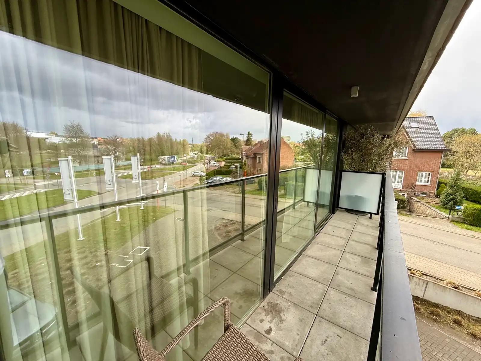 Instapklaar app. met terras, parking en berging foto 10