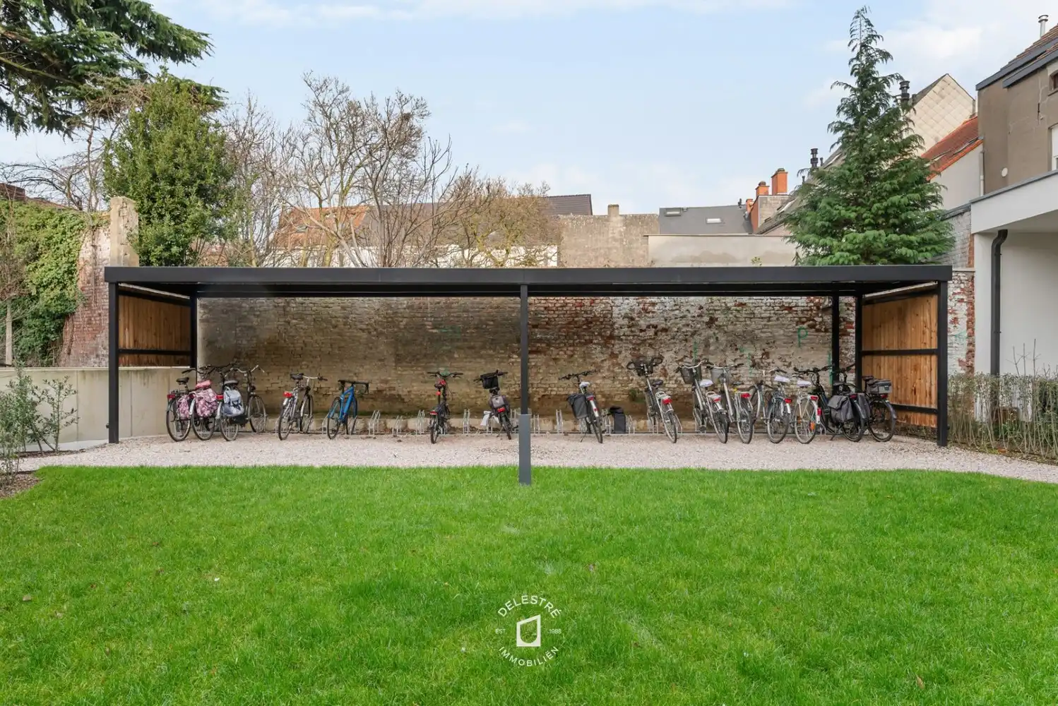 BEN APP. BOTANIKKEN HOF MET GROOT TERRAS, sterke investering op topligging foto 16