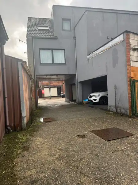 Handelspand met woonst op een strategische ligging. foto 27