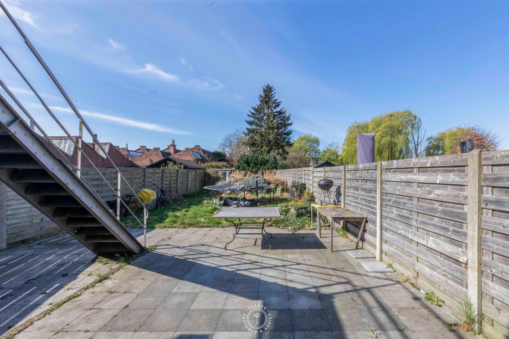 Op te frissen woning met vernieuwde structuur, zonnepanelen en zuidgerichte tuin foto 25