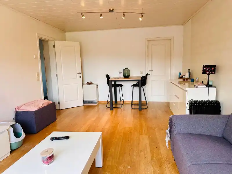 Aangenaam appartement op de eerste verdieping met garage en extra staanplaats foto 4