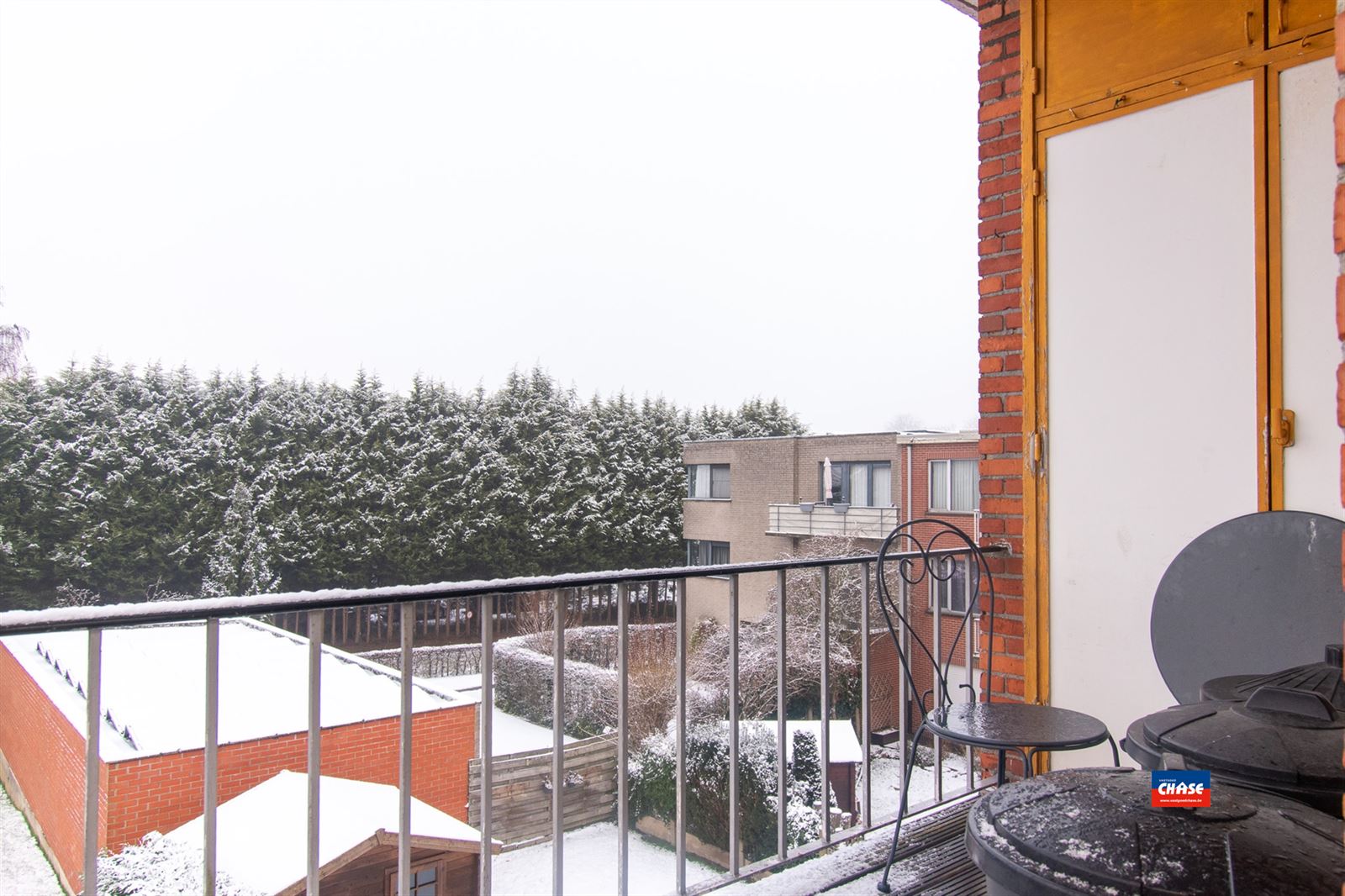 Instapklaar 2-slaapkamer appartement met terras foto 14