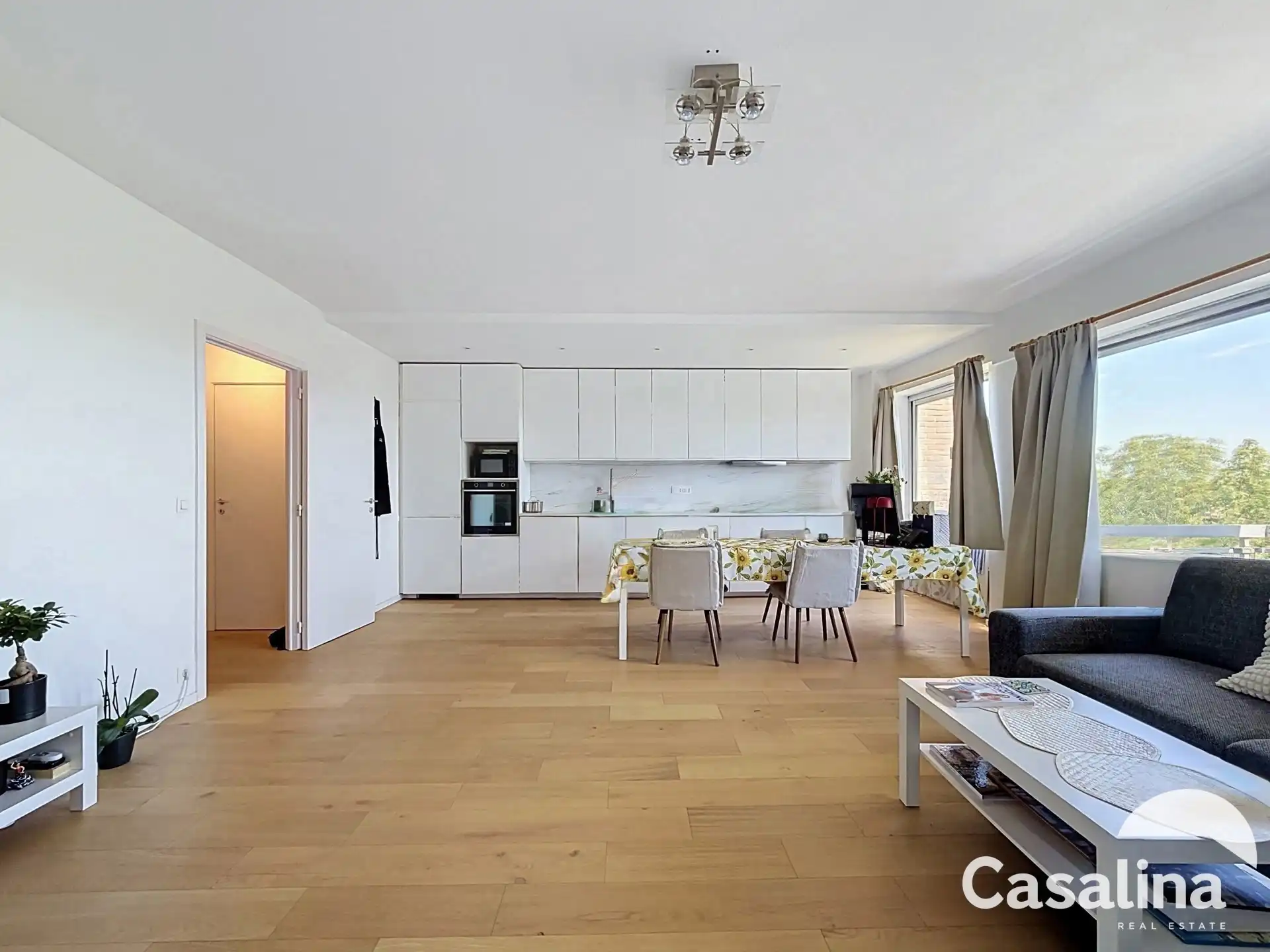 Appartement twee slaapkamers met garage foto {{pictureIndex}}