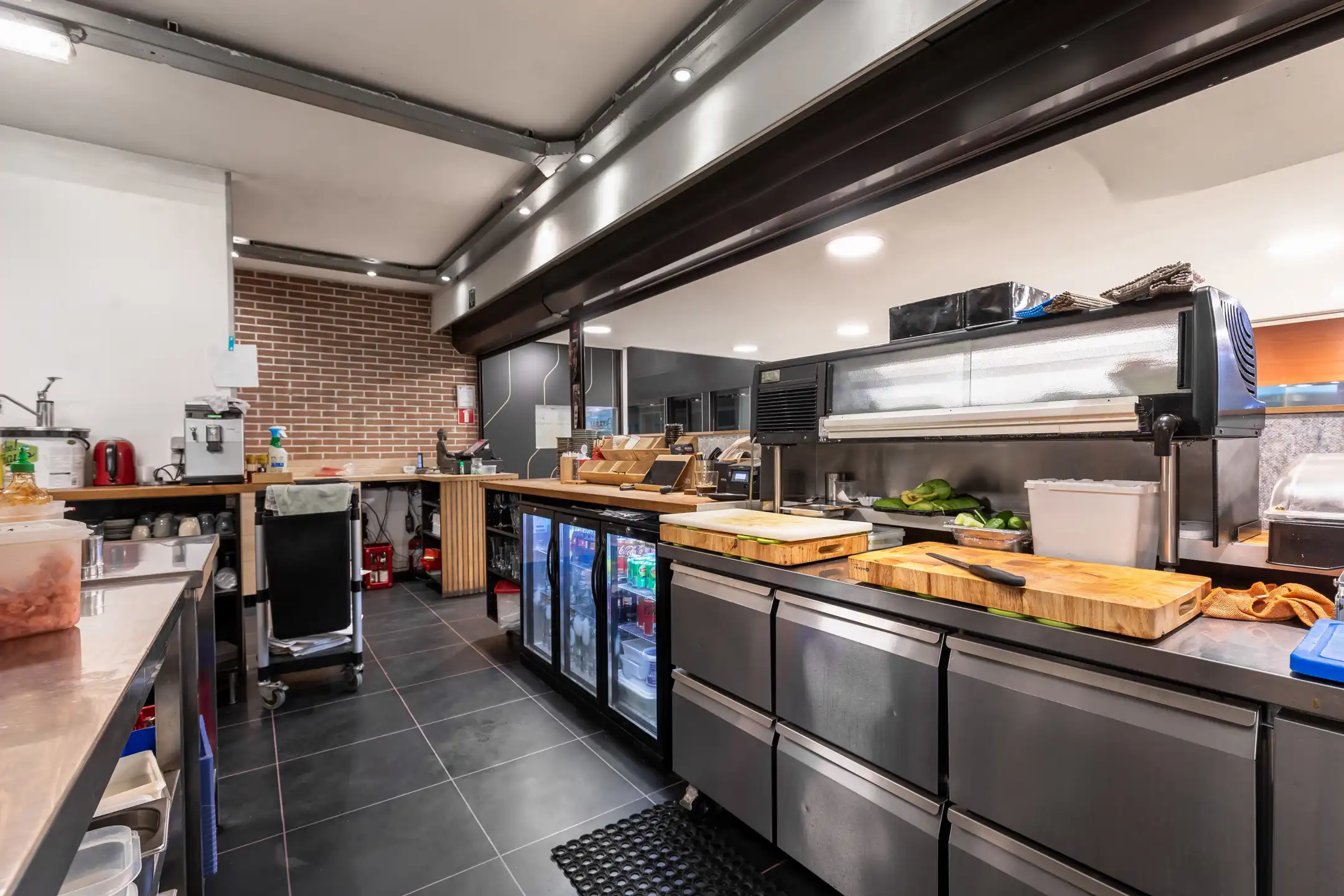 Top gelegen horecapand in de Empire Center Diamantwijk foto 10