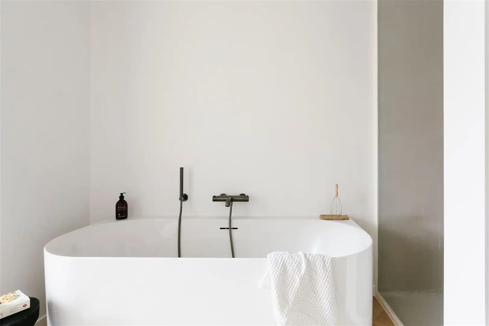 Luxueuze gerenoveerde herenwoning op toplocatie foto 21